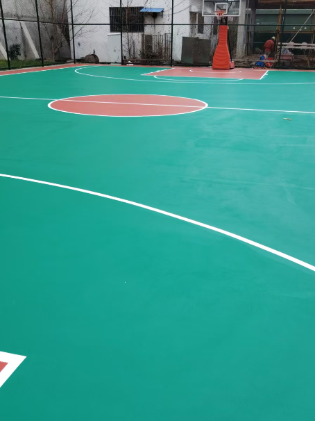 锦屏 球场长期使用易出现地面开裂